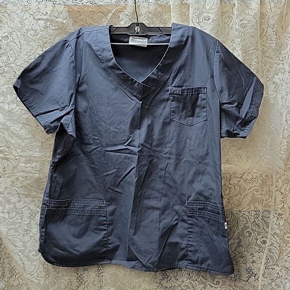 Bundle of 3 scrubs v-neck tops. Brands- UA Scrubs, White Cross, Scrubstar sz.M - Picture 7 of 10